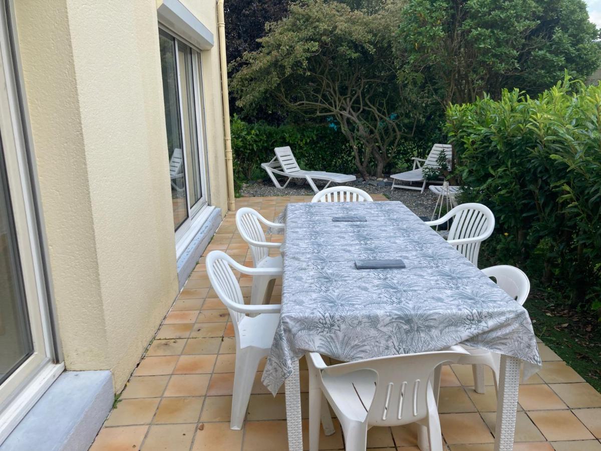 Maison Familiale Dans Une Rue Paisible Gouville-sur-Mer Exterior foto